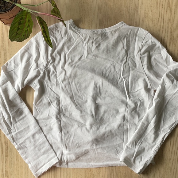 Cloth Twist Front Crop - Picture 2 of 3